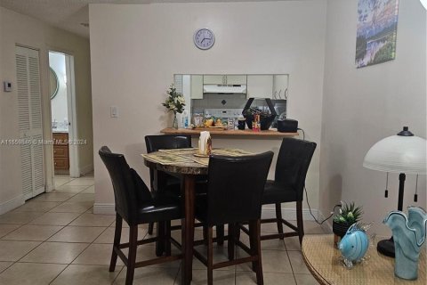 Condominio en venta en Miami, Florida, 1 dormitorio, 62.24 m2 № 1369053 - foto 1