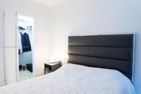 Condo in Miami Beach, Florida, 1 bedroom  № 1369095 - photo 24