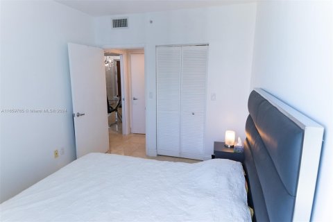 Condominio en alquiler en Miami Beach, Florida, 1 dormitorio, 63.45 m2 № 1369095 - foto 25