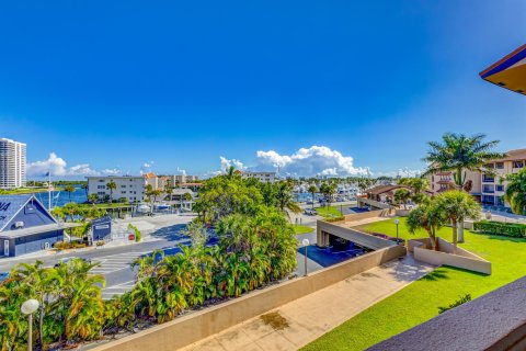 Condominio en venta en North Palm Beach, Florida, 2 dormitorios, 127.18 m2 № 830444 - foto 29