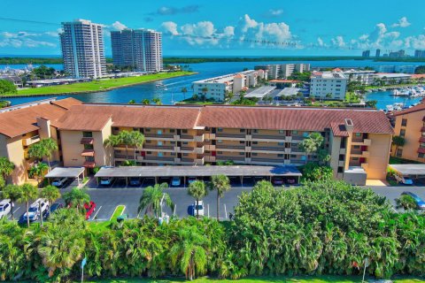 Condominio en venta en North Palm Beach, Florida, 2 dormitorios, 127.18 m2 № 830444 - foto 18