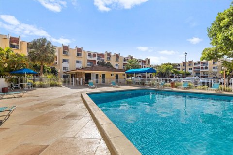 Condo in Miami, Florida, 2 bedrooms  № 1365864 - photo 20