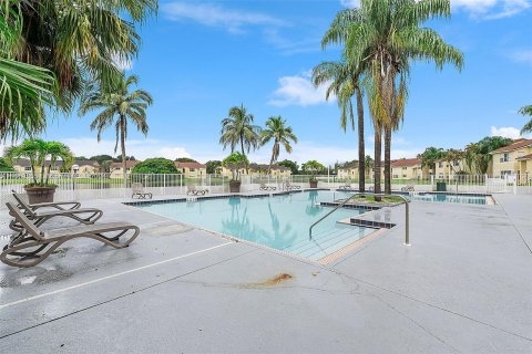 Condo in Sunrise, Florida, 2 bedrooms  № 1365784 - photo 23