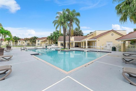 Condo in Sunrise, Florida, 2 bedrooms  № 1365784 - photo 22