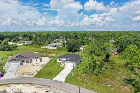 House in North Port, Florida 3 bedrooms, 139.17 sq.m. № 1220074 - photo 1