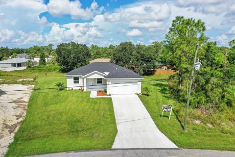 House in North Port, Florida 3 bedrooms, 139.17 sq.m. № 1220074 - photo 3