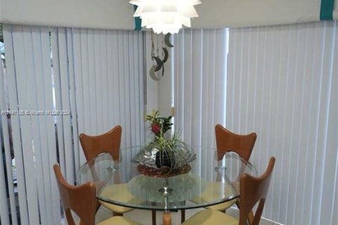 Casa en venta en Miami, Florida, 3 dormitorios, 159.61 m2 № 1329932 - foto 9