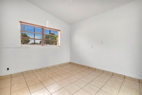 Casa en venta en Hialeah, Florida, 2 dormitorios, 101.91 m2 № 1329049 - foto 12