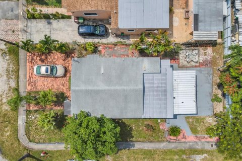 Casa en venta en Hialeah, Florida, 2 dormitorios, 101.91 m2 № 1329049 - foto 27