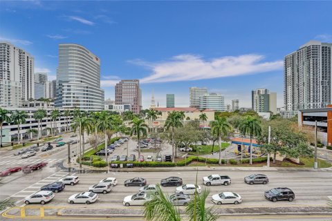 Condo in Fort Lauderdale, Florida, 2 bedrooms  № 961596 - photo 19