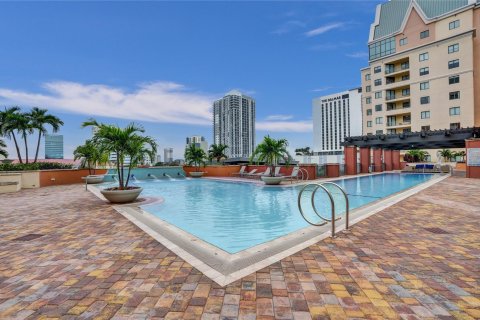 Condo in Fort Lauderdale, Florida, 2 bedrooms  № 961596 - photo 9