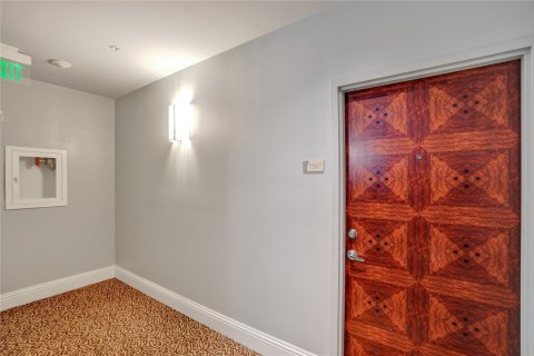 Condo in Fort Lauderdale, Florida, 2 bedrooms  № 961596 - photo 21