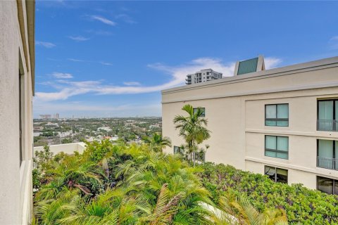 Condo in Fort Lauderdale, Florida, 2 bedrooms  № 961596 - photo 27