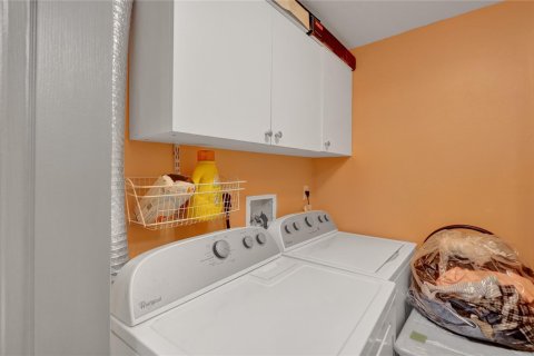 Condo in Fort Lauderdale, Florida, 2 bedrooms  № 961596 - photo 22