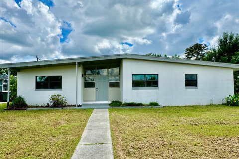 Villa ou maison à vendre à North Port, Floride: 2 chambres, 98.94 m2 № 1366944 - photo 1