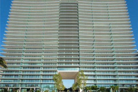 Condominio en venta en Bal Harbour, Florida, 2 dormitorios, 167.69 m2 № 804343 - foto 3