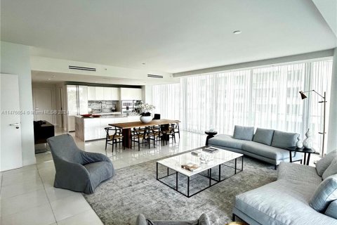 Condominio en venta en Bal Harbour, Florida, 2 dormitorios, 167.69 m2 № 804343 - foto 10