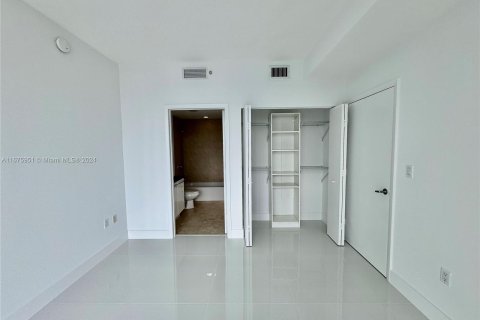 Condo in Miami, Florida, 2 bedrooms  № 1399946 - photo 26