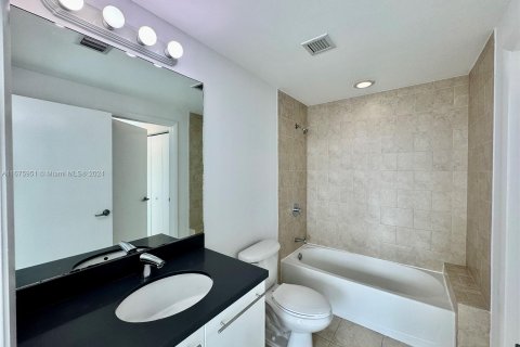 Copropriété à vendre à Miami, Floride: 2 chambres, 101.54 m2 № 1399946 - photo 23