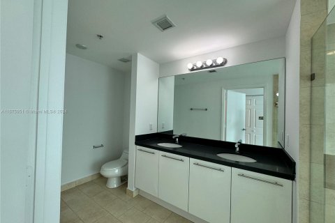 Copropriété à vendre à Miami, Floride: 2 chambres, 101.54 m2 № 1399946 - photo 17