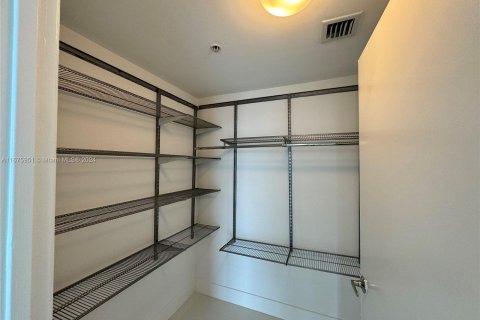 Condominio en venta en Miami, Florida, 2 dormitorios, 101.54 m2 № 1399946 - foto 15