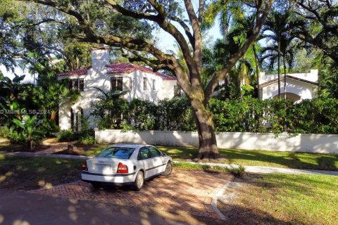 Купить виллу или дом в Майами-Шорс, Флорида 4 спальни, 395.48м2, № 931639 - фото 1