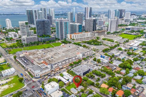 Propiedad comercial en venta en Miami, Florida № 1330351 - foto 4