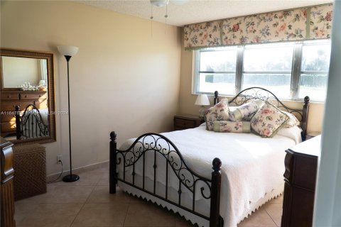 Condo in Pembroke Pines, Florida, 1 bedroom  № 1330323 - photo 12