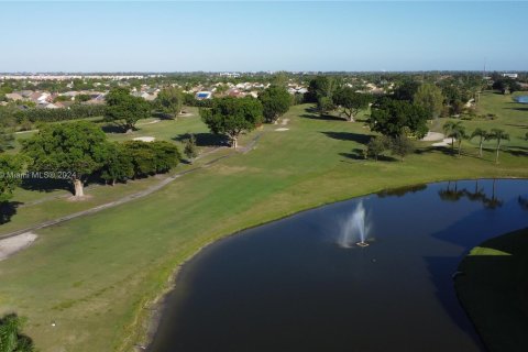 Condo in Pembroke Pines, Florida, 1 bedroom  № 1330323 - photo 21