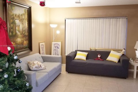 Condominio en venta en Lauderhill, Florida, 2 dormitorios, 94.39 m2 № 1364819 - foto 7