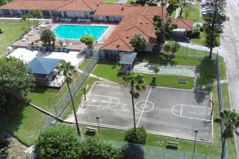 Condo in Lauderhill, Florida, 2 bedrooms  № 1364819 - photo 22