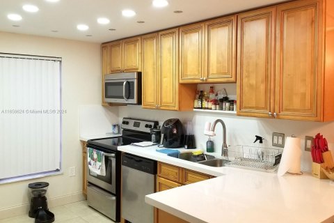 Condominio en venta en Lauderhill, Florida, 2 dormitorios, 94.39 m2 № 1364819 - foto 4