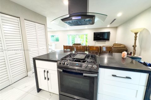 Casa en venta en Miami, Florida, 4 dormitorios, 185.06 m2 № 1329841 - foto 15