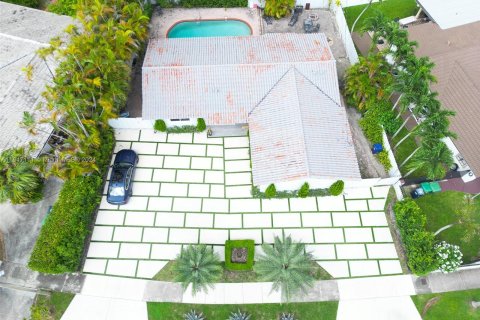 Villa ou maison à vendre à Miami, Floride: 4 chambres, 185.06 m2 № 1329841 - photo 6