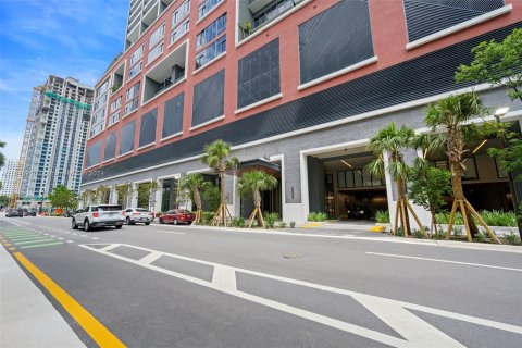 Condominio en venta en Miami, Florida, 3 dormitorios № 1329799 - foto 24