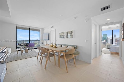 Condominio en venta en Miami, Florida, 3 dormitorios № 1329799 - foto 7