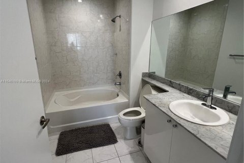 Condo in Aventura, Florida, 2 bedrooms  № 1329798 - photo 15