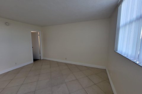 Condo in West Palm Beach, Florida, 2 bedrooms  № 1129001 - photo 14