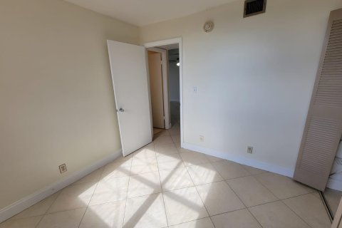 Condo in West Palm Beach, Florida, 2 bedrooms  № 1129001 - photo 16