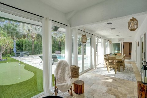 Casa en venta en West Palm Beach, Florida, 6 dormitorios, 431.16 m2 № 1100083 - foto 18