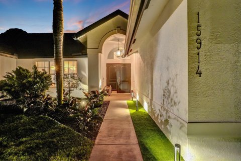 Casa en venta en West Palm Beach, Florida, 6 dormitorios, 431.16 m2 № 1100083 - foto 3
