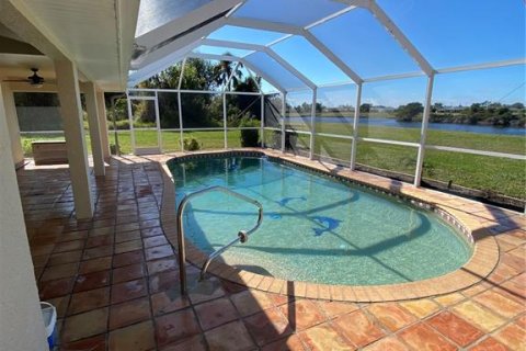 Villa ou maison à vendre à Punta Gorda, Floride: 3 chambres, 221.2 m2 № 914895 - photo 14