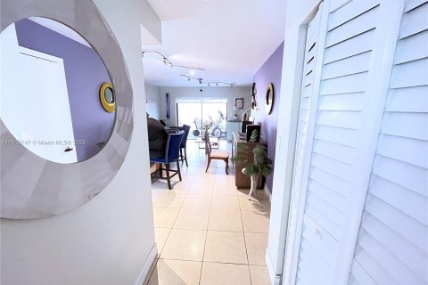 Touwnhouse à vendre à Dania Beach, Floride: 2 chambres, 95.13 m2 № 1235110 - photo 12