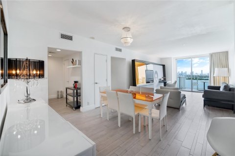 Condominio en venta en Miami Beach, Florida, 2 dormitorios, 101.08 m2 № 1235112 - foto 2