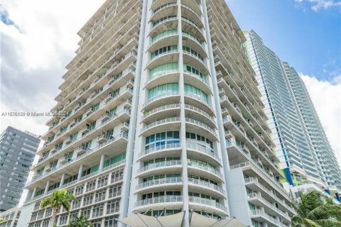 Condominio en venta en Miami, Florida, 59.27 m2 № 1405978 - foto 1