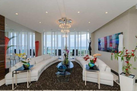 Condominio en venta en Aventura, Florida, 5 dormitorios, 435.71 m2 № 5913 - foto 6