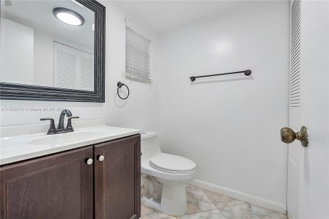 Condominio en venta en Sunrise, Florida, 1 dormitorio, 78.97 m2 № 1080868 - foto 9