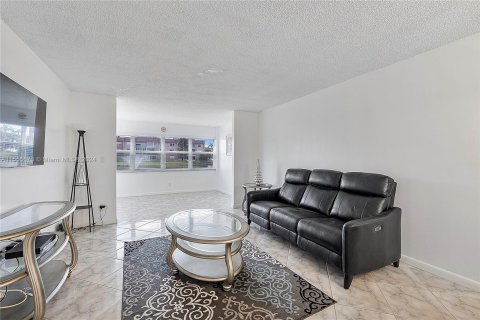 Condominio en venta en Sunrise, Florida, 1 dormitorio, 78.97 m2 № 1080868 - foto 14