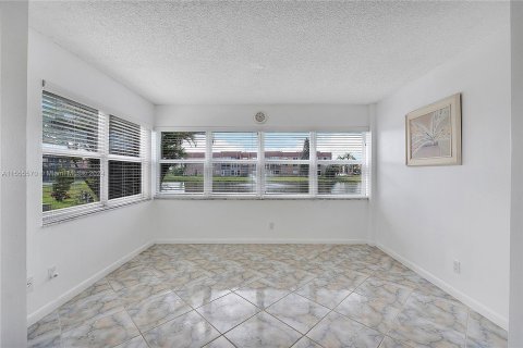 Condominio en venta en Sunrise, Florida, 1 dormitorio, 78.97 m2 № 1080868 - foto 19