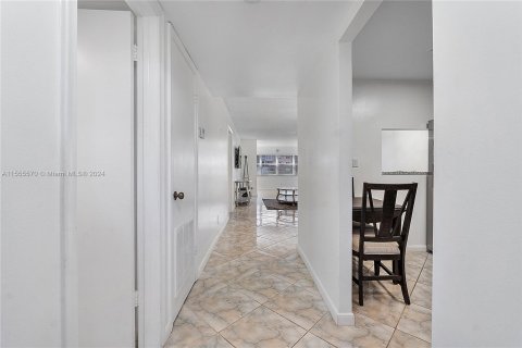 Condominio en venta en Sunrise, Florida, 1 dormitorio, 78.97 m2 № 1080868 - foto 4